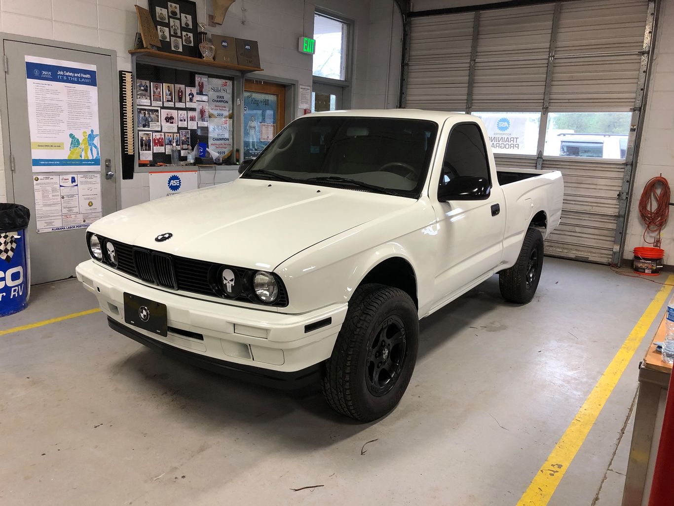 Toyota Tacoma a BMW E30? Zvláštna kombinácia, zaujímavý výsledok!