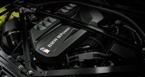 BMW tvrdí, že spaľovacích motorov sa nevzdá minimálne do roku 2030