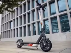 Kolobežky: Deti nad 10 rokov budú musieť zmiznúť z chodníkov