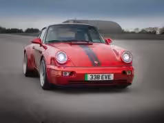 Porsche 964 Restomod má 500 koní, no pod kapotou ukrýva prekvapenie