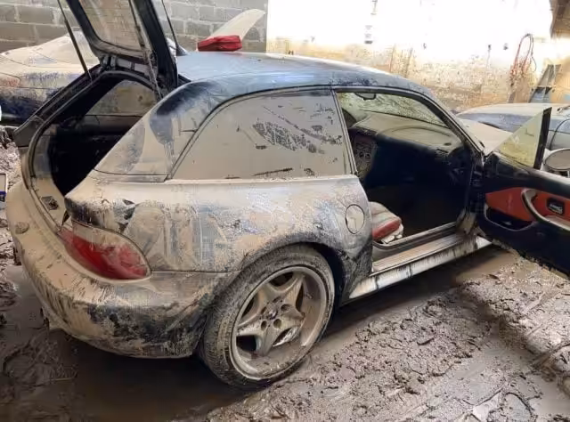 zaplavy_1 Záplavy v Nemecku majú ďalšie obete: Kultové autá