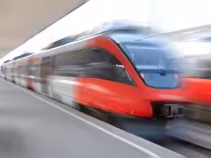 Mešká vám spoj verejnej dopravy? Máte právo na odškodnenie