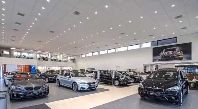 auto-showroom