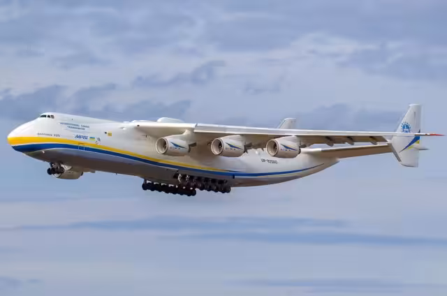 1280px-Antonov_Design_Bureau_Antonov_An-225_Mriya_at_Leipzig_Halle_(EDDP-LEJ)
