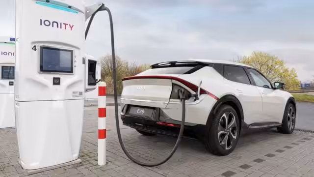 kia-ev6-fast-charging-at-ionity