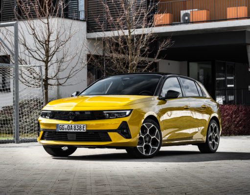 VIDEO: Opel Astra Plug-in Hybrid, je lepší ako Peugeot 308?