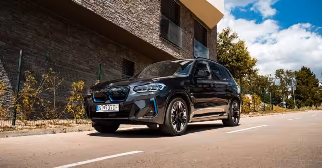 bmw-ix3-2022-DCMI-1