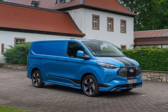 Ford E-Transit_Custom