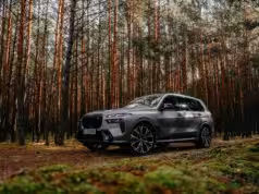 PRVÁ JAZDA BMW X7 M60i – facelift mu dodal gule, V8 je však zbytočný