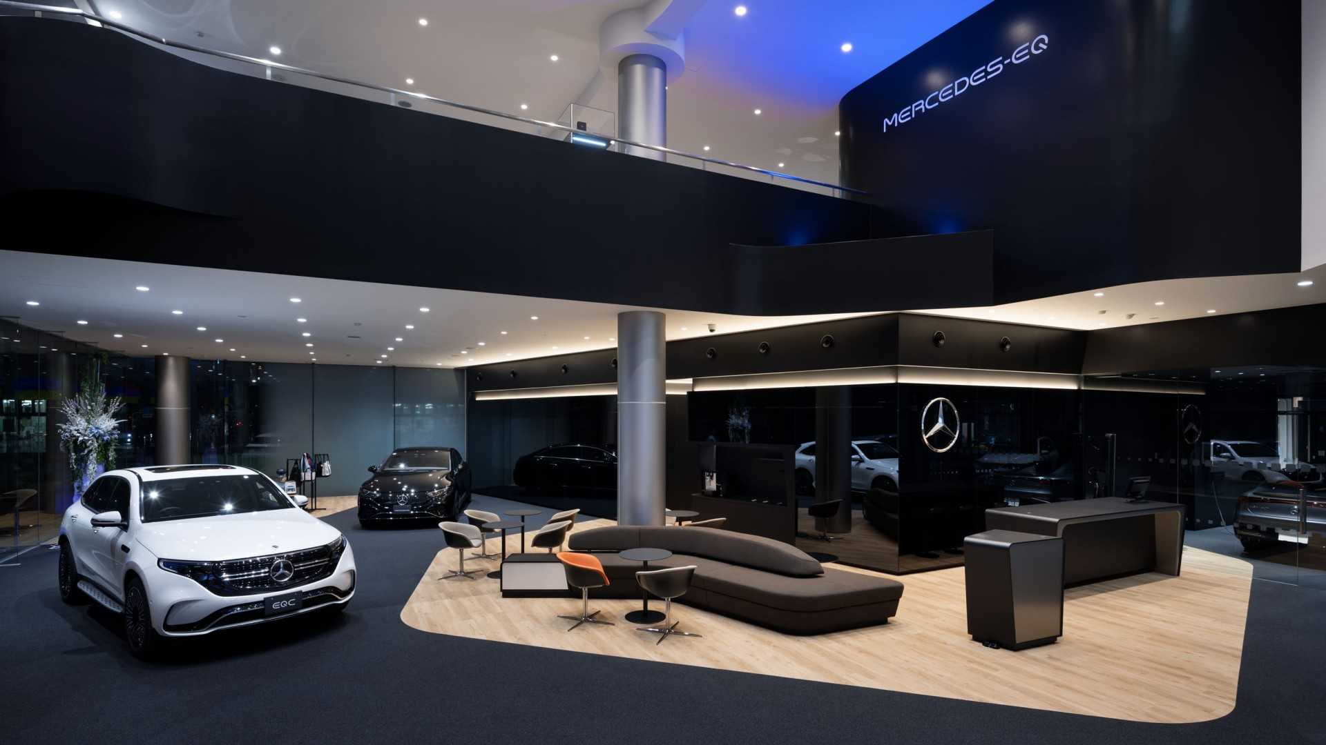 mercedes showroom