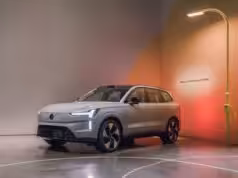 Volvo zaznamenalo pokles predaja, stane sa EX90 spásou? Ako prvé na svete dostane HD mapy Google