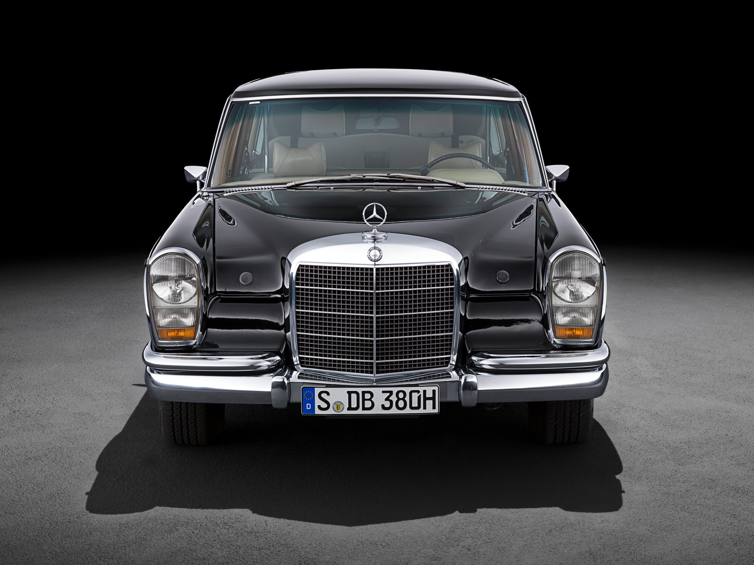 Mercedes-Benz 600