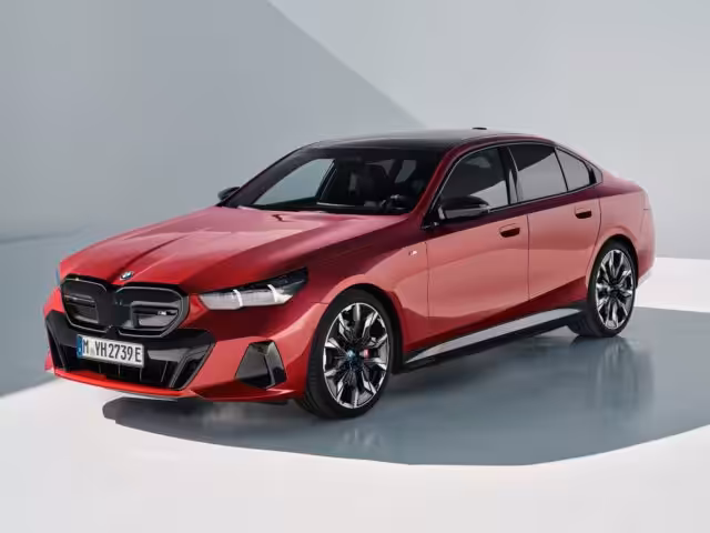 P90505477_highRes_the-new-bmw-i5-m60-x