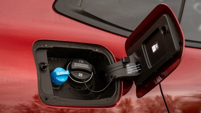 BMW_420d_11 viečko palivovej nádrže na vozidle BMW 420d Gran Coupe