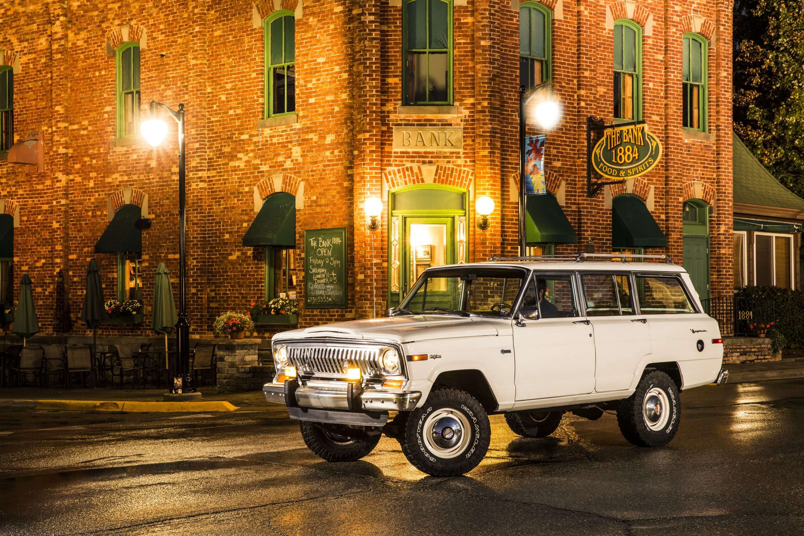 Jeep Wagoneer