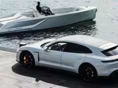 Elektrický čln s technikou Porsche. Do hodiny nabíjate znova