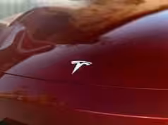 Protesty proti Tesle pokračujú, po Švédoch sa pridali ďalší