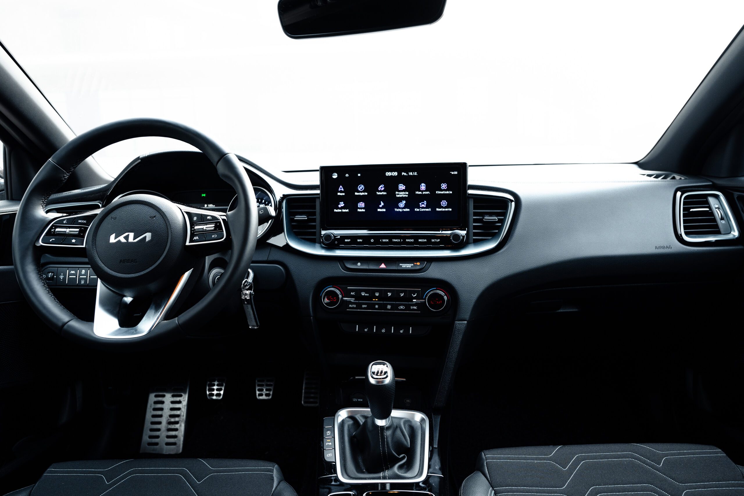 Kia ceed Sport palubná doska
