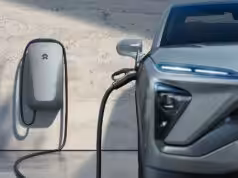 Desiatky výrobcov elektromobilov čaká krach. Prežije ich len zopár