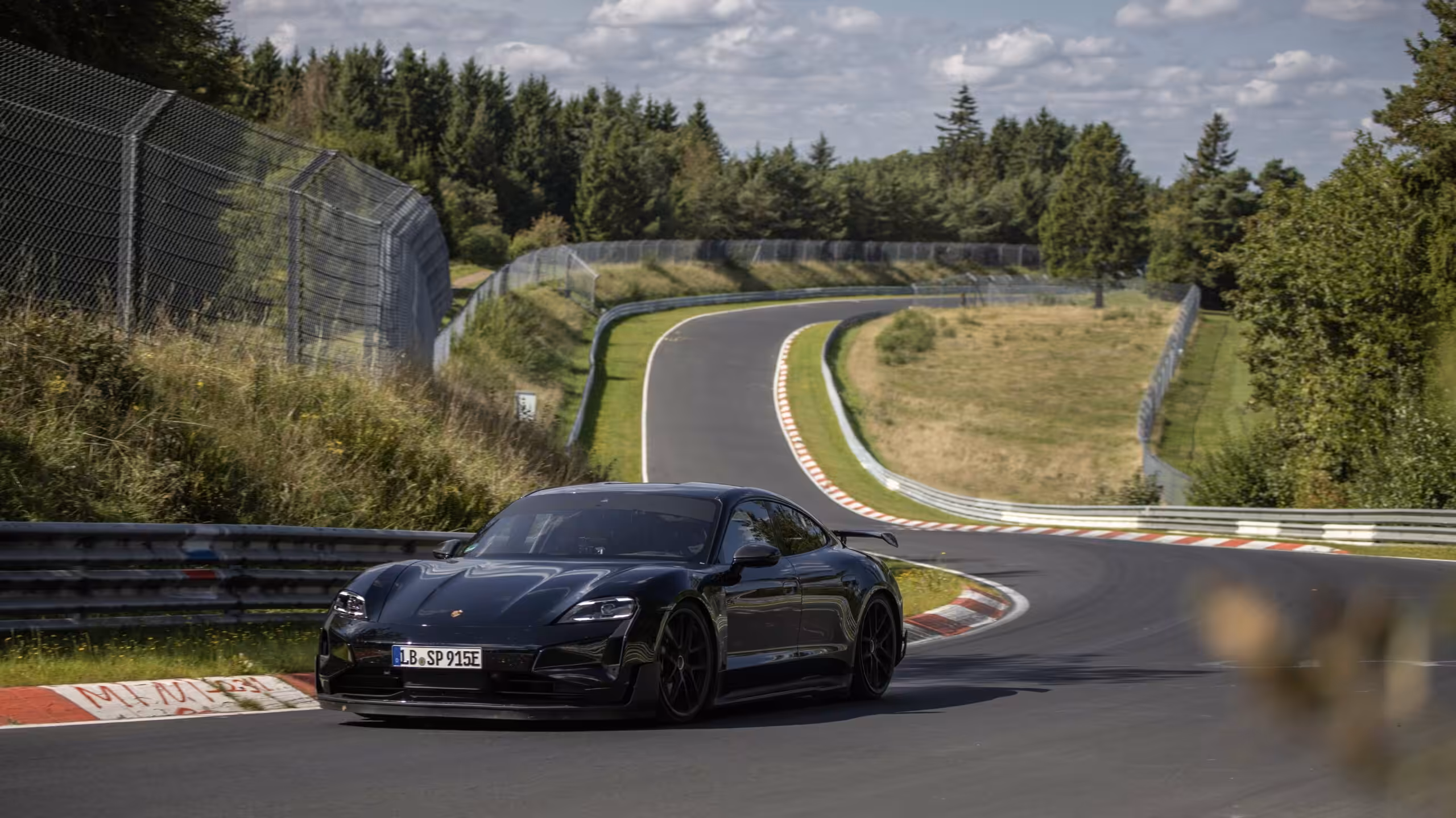 Porsche Taycan na Nordschleife