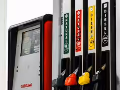 stojany s pohonnými hmotami na čerpacej stanici TANKER