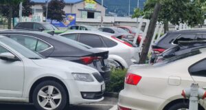 Auto na parkovisku, ilustračná fotografia (foto: Erik Stríž)