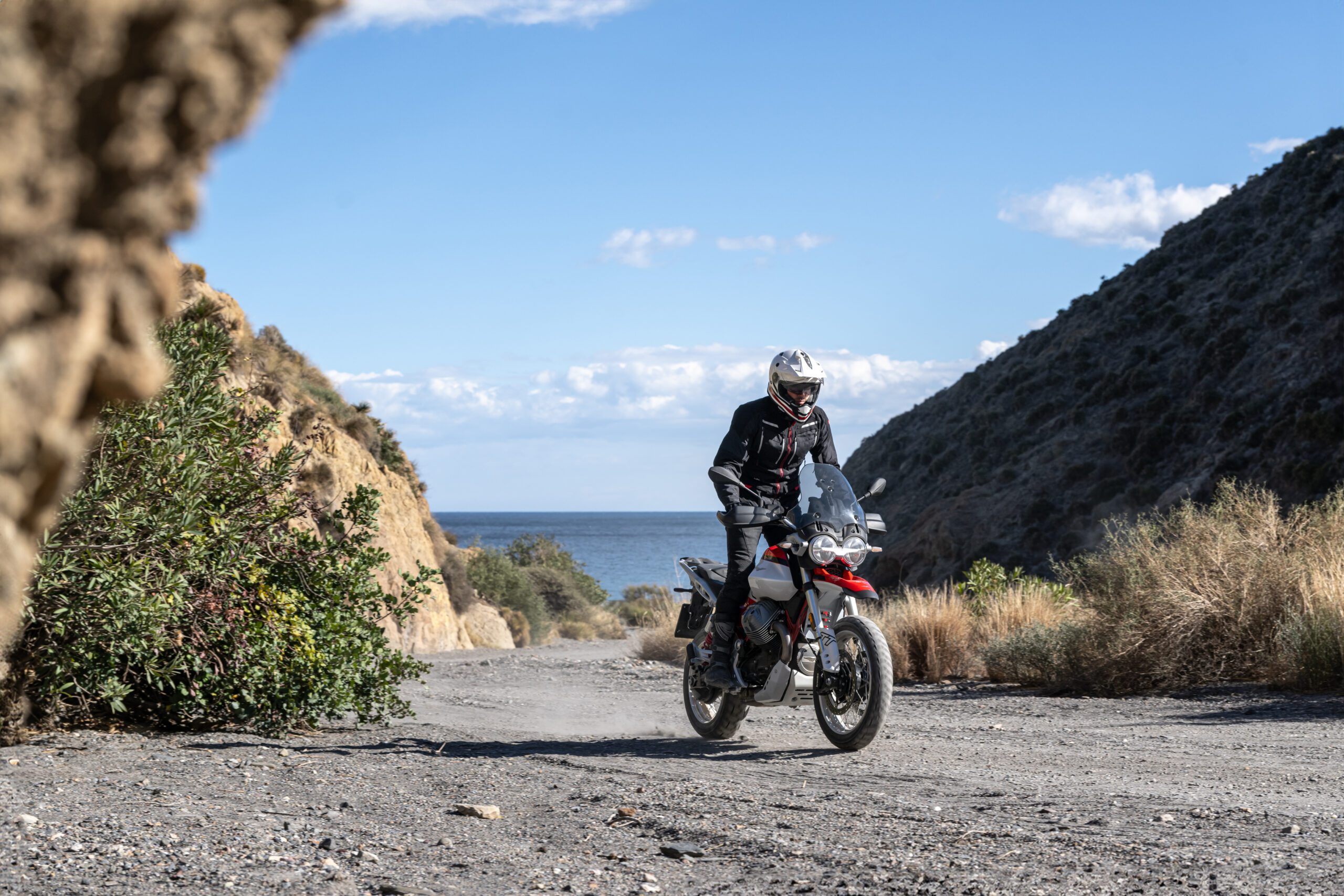 Moto Guzzi V85 TT 2024