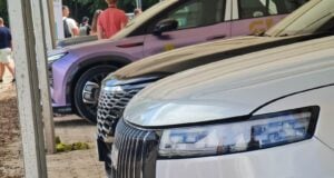 Absurdne vysoké recyklačné poplatky sú v skutočnosti daňou z lacných vozidiel zahraničnej výroby