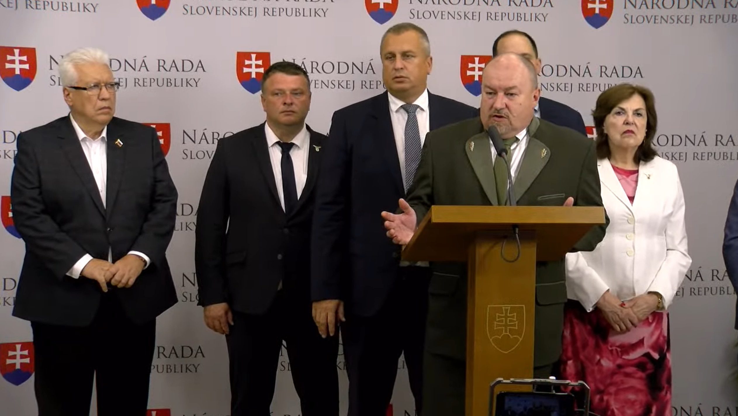 Predĺženie lehôt STK pre nové aj jazdené vozidlá z dielne SNS má prísť po lete ako návrh novely zákona (reprofoto HNtelevízia)