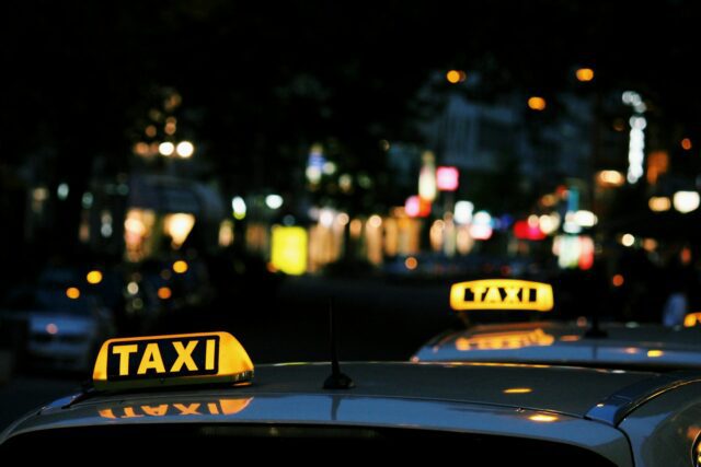 Taxi, ilustračná fotografia (foto: Lexi Anderson @unsplash.com)