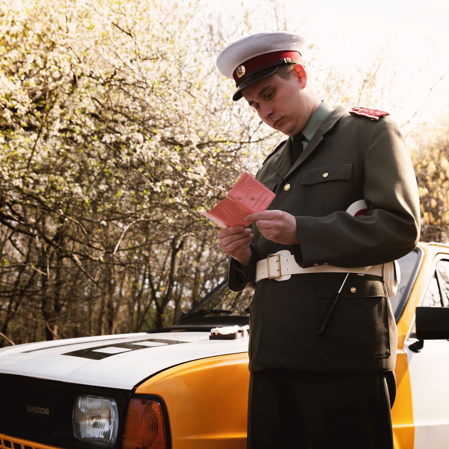 Dávid Grznár v uniforme príslušníka Verejnej bezpečnosti