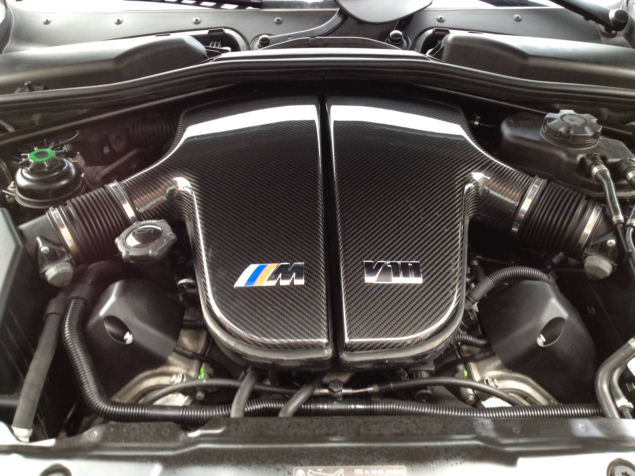 V10 motor