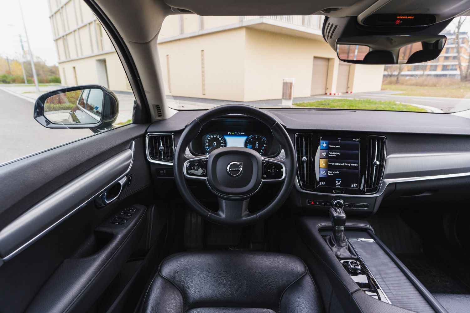 Volvo V90