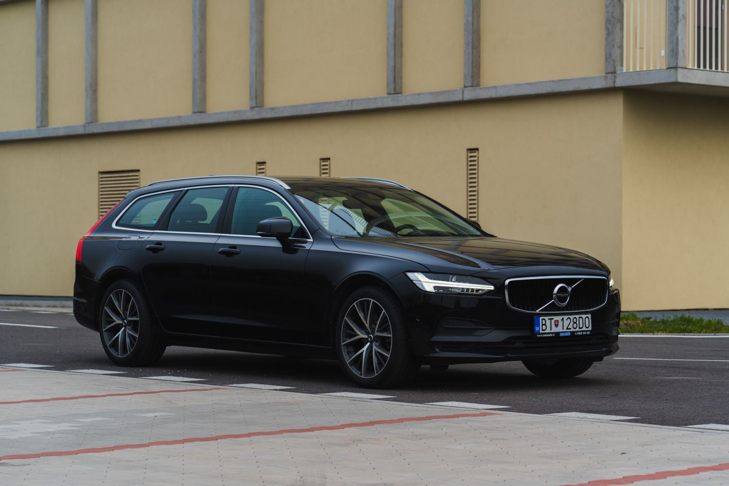 Volvo V90