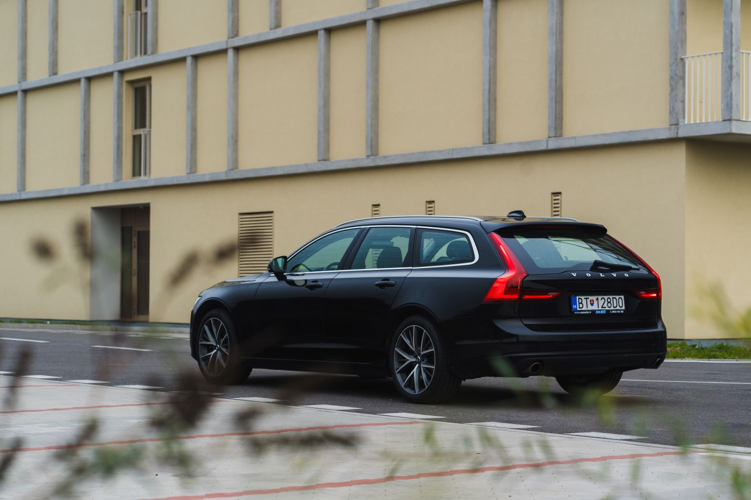 Volvo V90