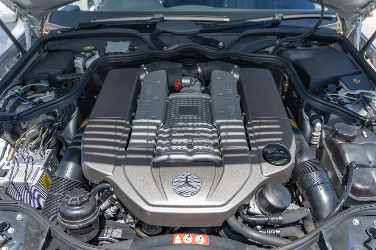 motor Mercedes E55 AMG