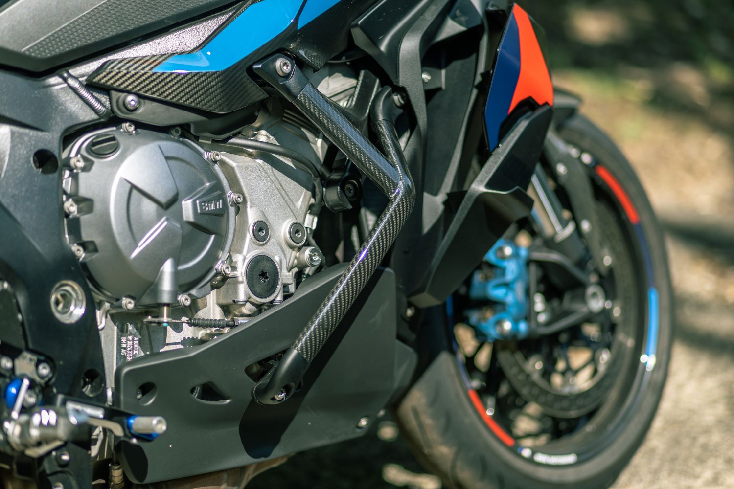 BMW M1000XR