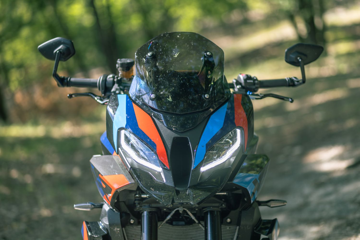 BMW M1000XR