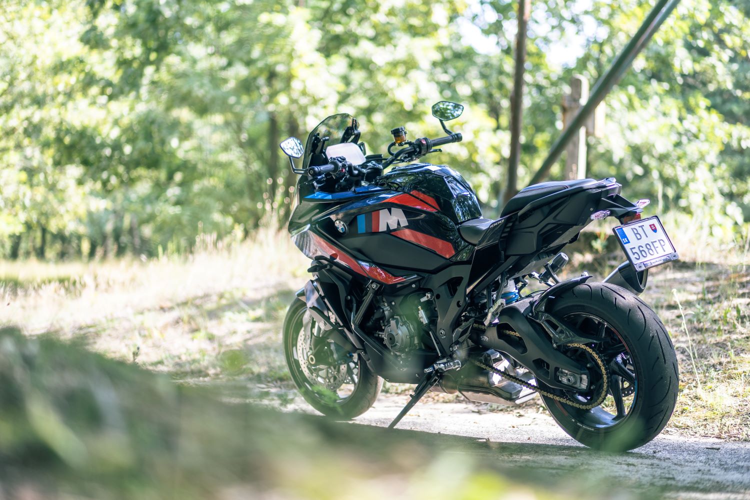 BMW M1000XR