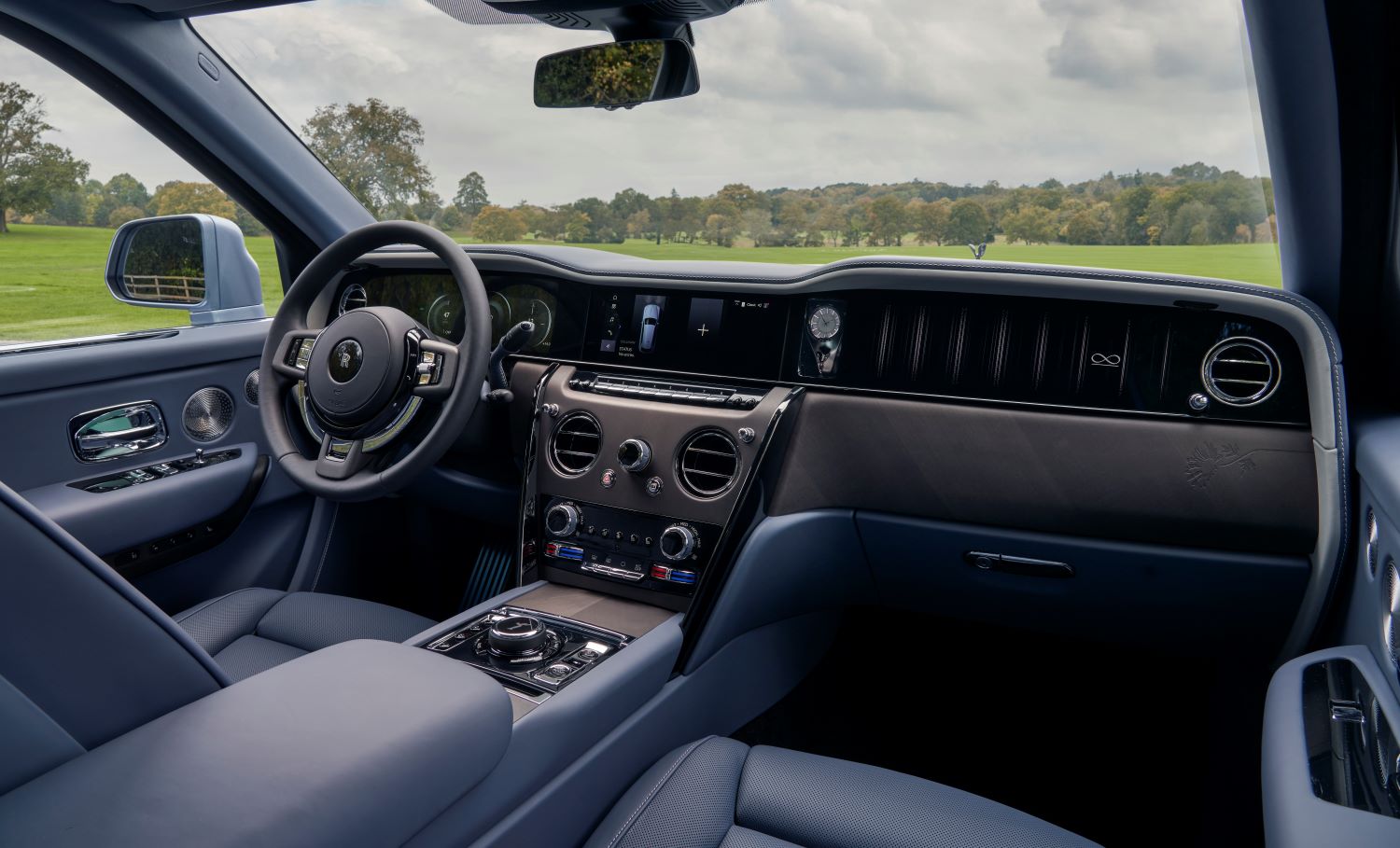 interiér vozidla Rolls-Royce Cullinan Daisy