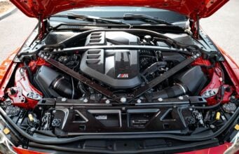 BMW prekabátilo Brusel, šesťvalec v M3 a M4 nezastaví ani Euro 7 BMW M3 Touring motor