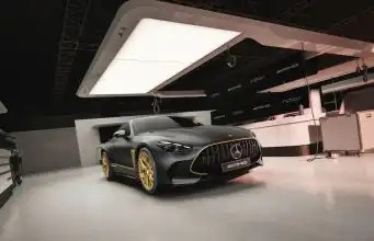 Mercedes-AMG GT 63 APXGP Edition 1 of 52 je na Slovensku Mercedes-AMG GT APXGP Edition