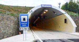 zatvoria dôležitý diaľničný tunel