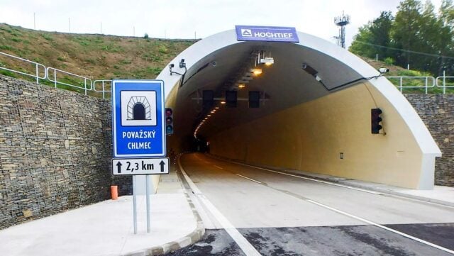 zatvoria dôležitý diaľničný tunel