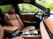Mitsubishi Outlander interiér predné sedadlá