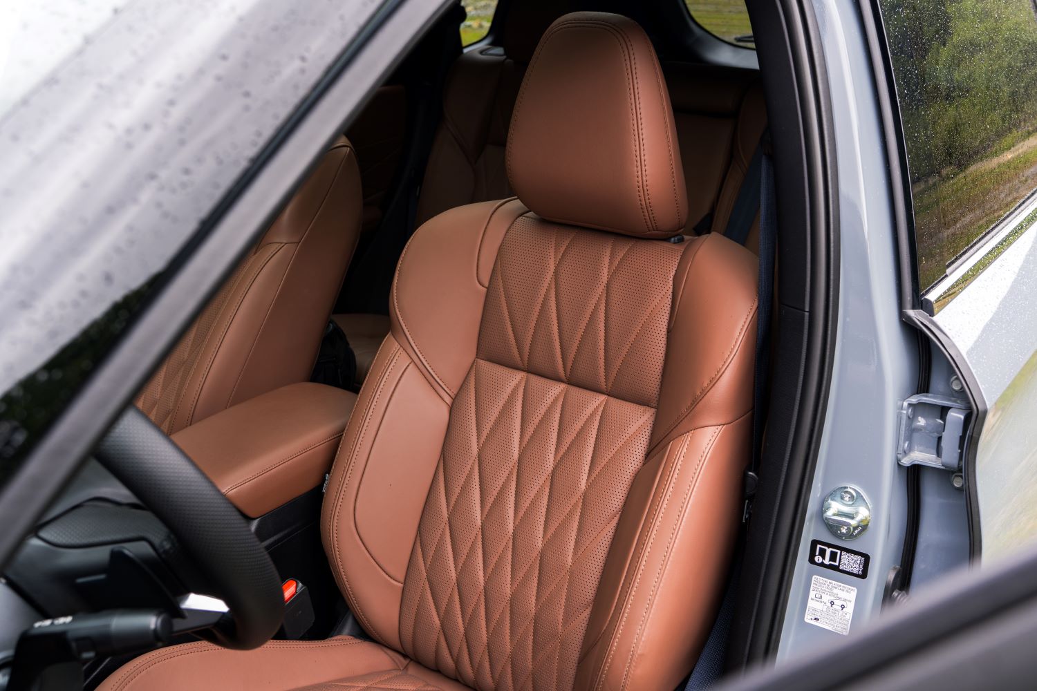 Mitsubishi Outlander sedadlo vodiča