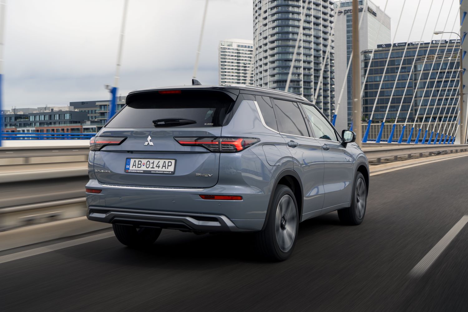 Mitsubishi Outlander Bratislava downtown