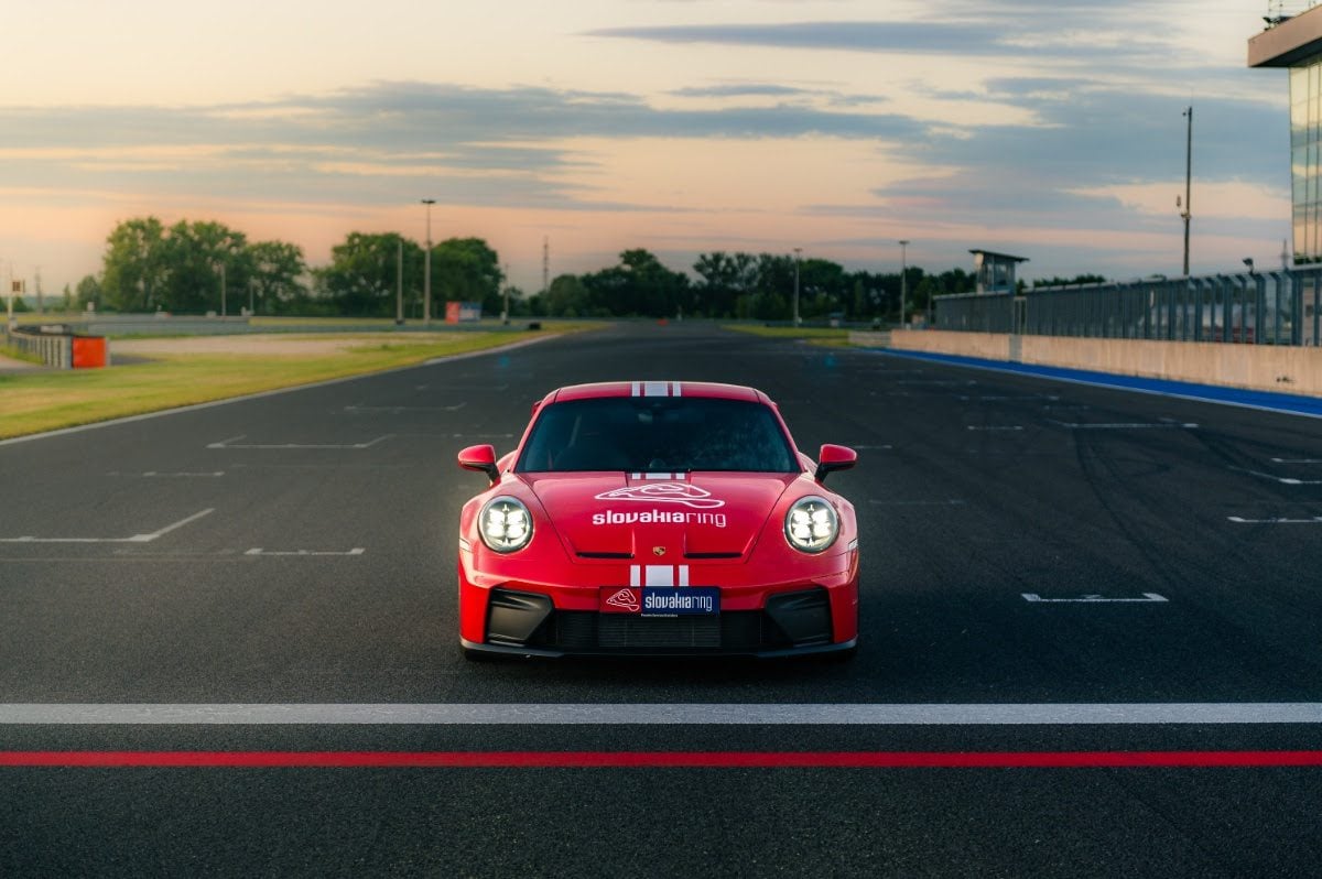 Porsche 911 GT3 na okruhu Slovakia Ring