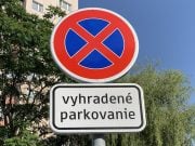 parkovať na zakázaných miestach