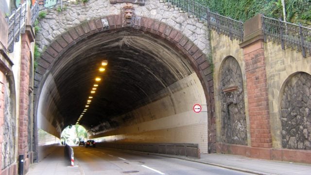 najstarší tunel